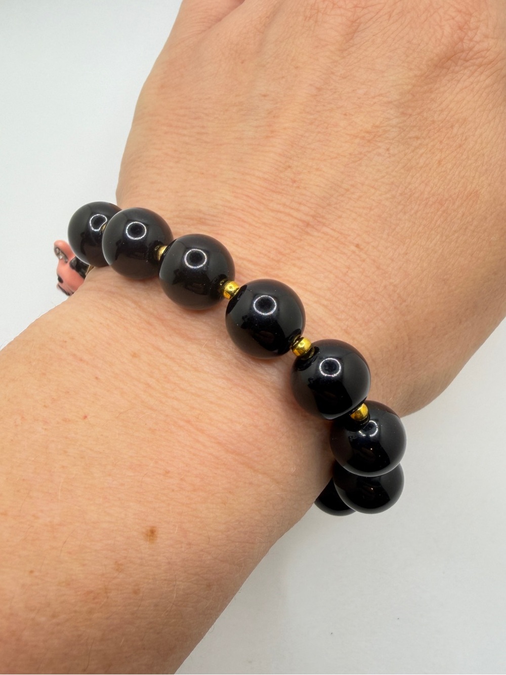 BETSEY JOHNSON Stretchy, gold tone metal, acrylic, charm bracelet! - Picture 9 of 11
